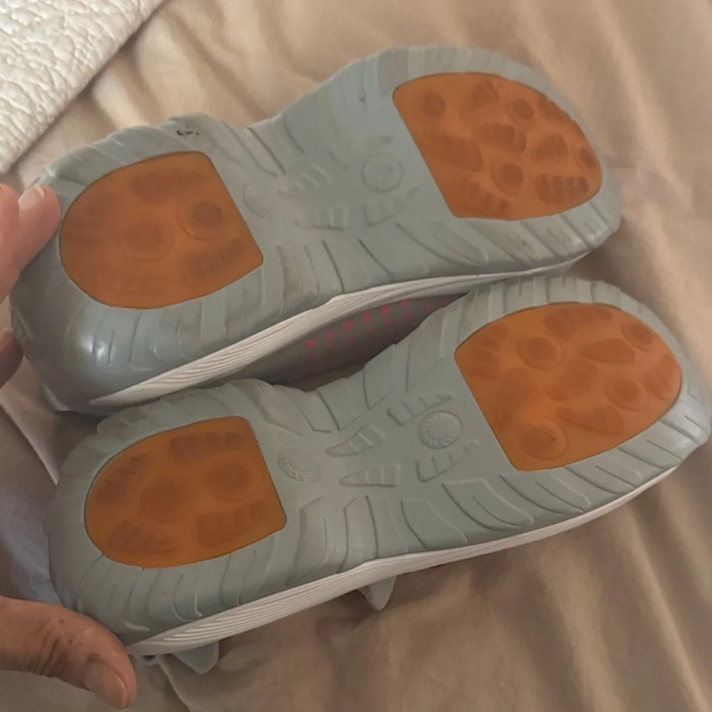ComfortWear  Gray and Pink Women's Sneakers size 10 - Picture 6 of 8